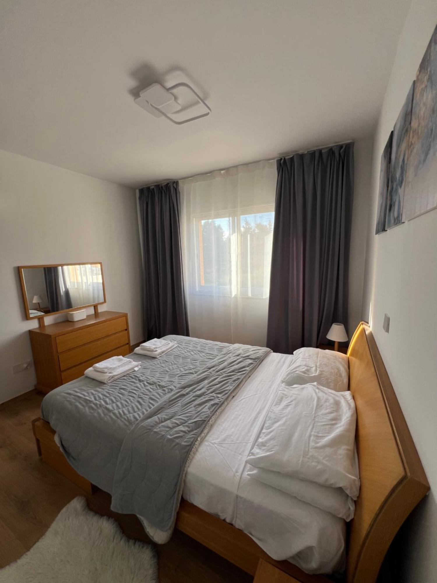 Iris Village Grand Apartment Paphos Exteriör bild
