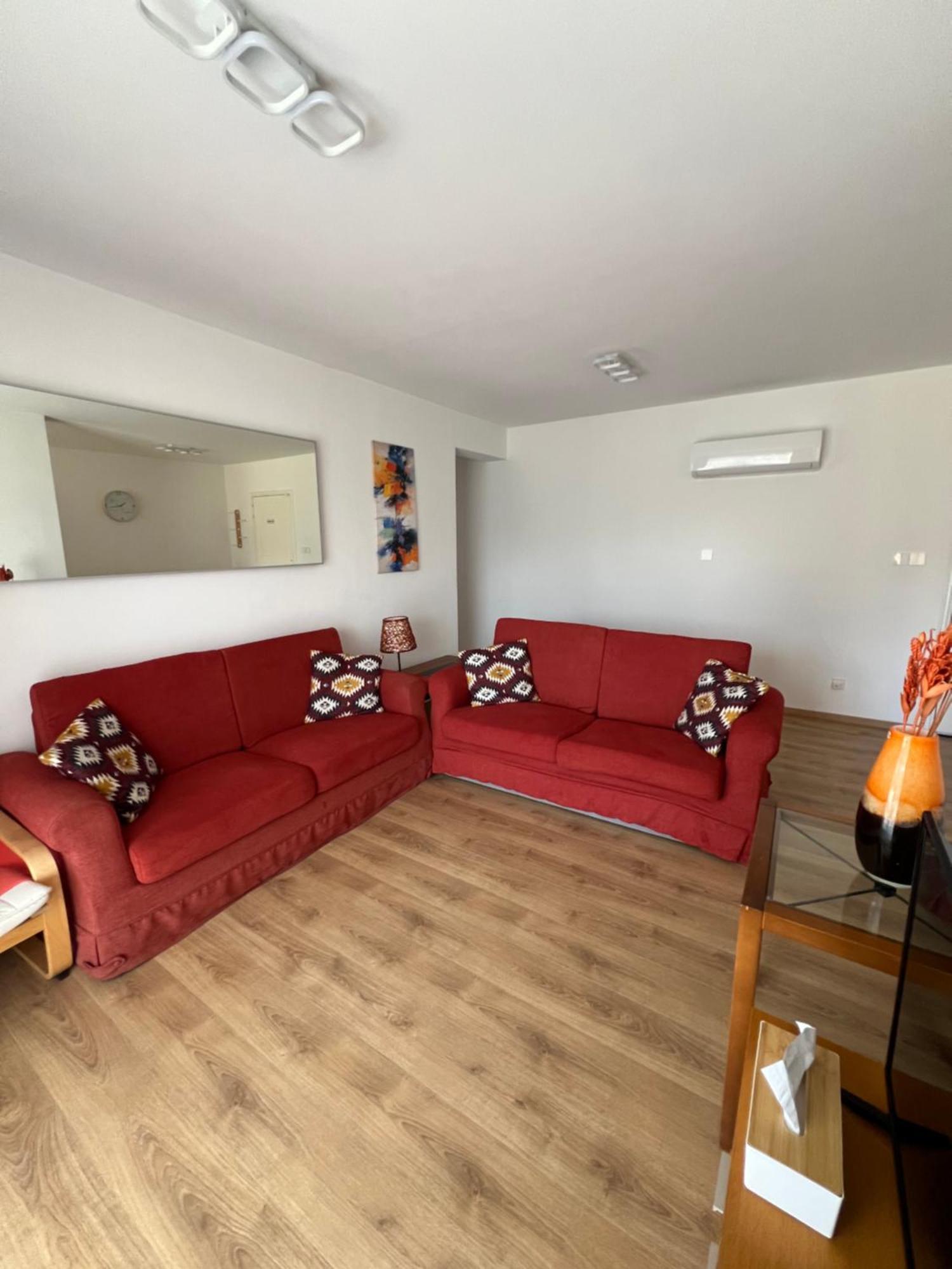 Iris Village Grand Apartment Paphos Exteriör bild